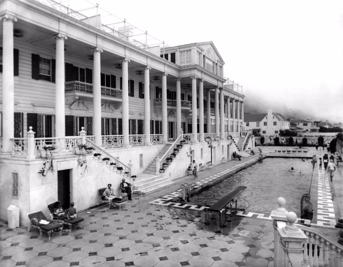The Marion Davies estate, later the Annenberg Community Beach House, with its pool in 1949